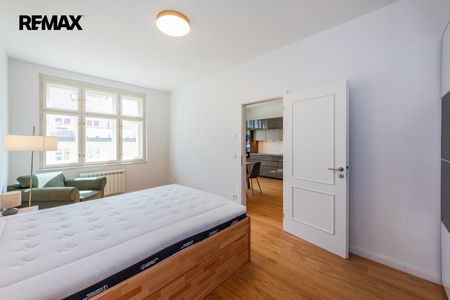 Pronájem bytu 2+kk v osobním vlastnictví 53 m², Praha 3 - Vinohrady - Фото 5
