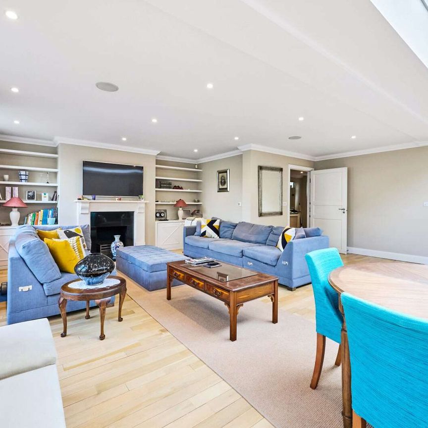 Sadlers Gate Mews, Commondale, Putney, London, SW15 1HD - Photo 1