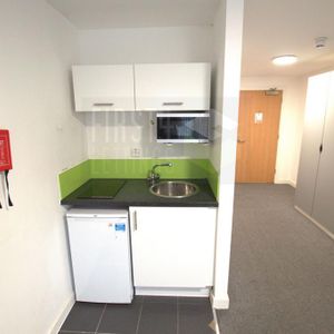 Studio to rent - Photo 2