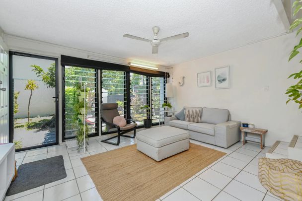 Gorgeous Townhouse in North Ward! - Photo 1