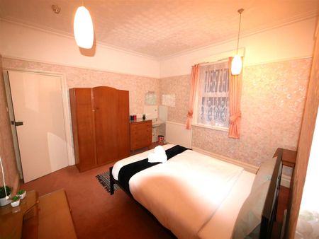 Applecross, Bournemouth - Photo 4