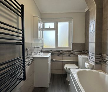 Newton Court - Photo 4