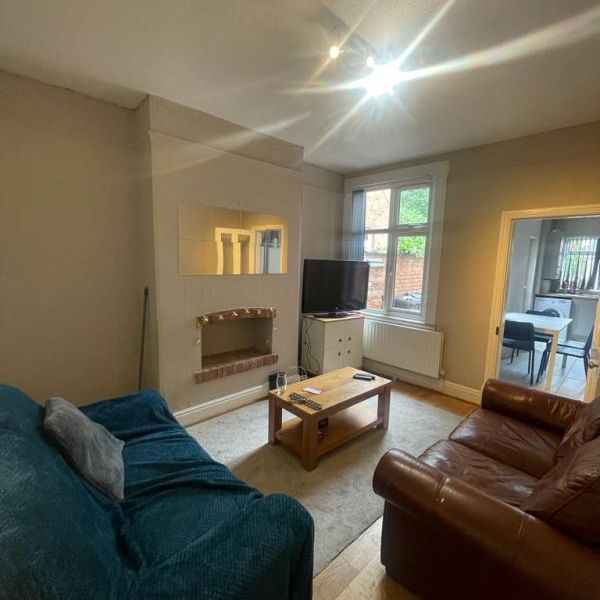 20 Arthur Street - Brand New Kitchen & Great LocationLoughborough - Photo 1