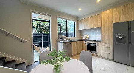 Two bedroom townhouse in Hobsonville - Photo 3