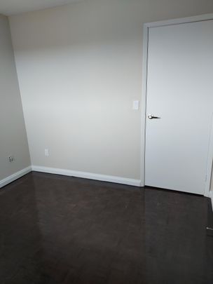 Beautifully Renovated Unit - Photo 1