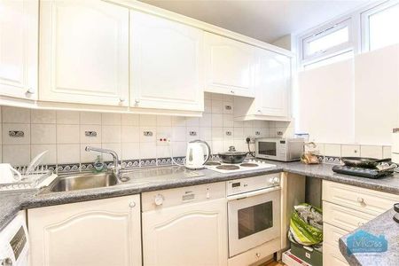 Sylvan Court, Holden Road, Woodside Park, London, N12 - Photo 5