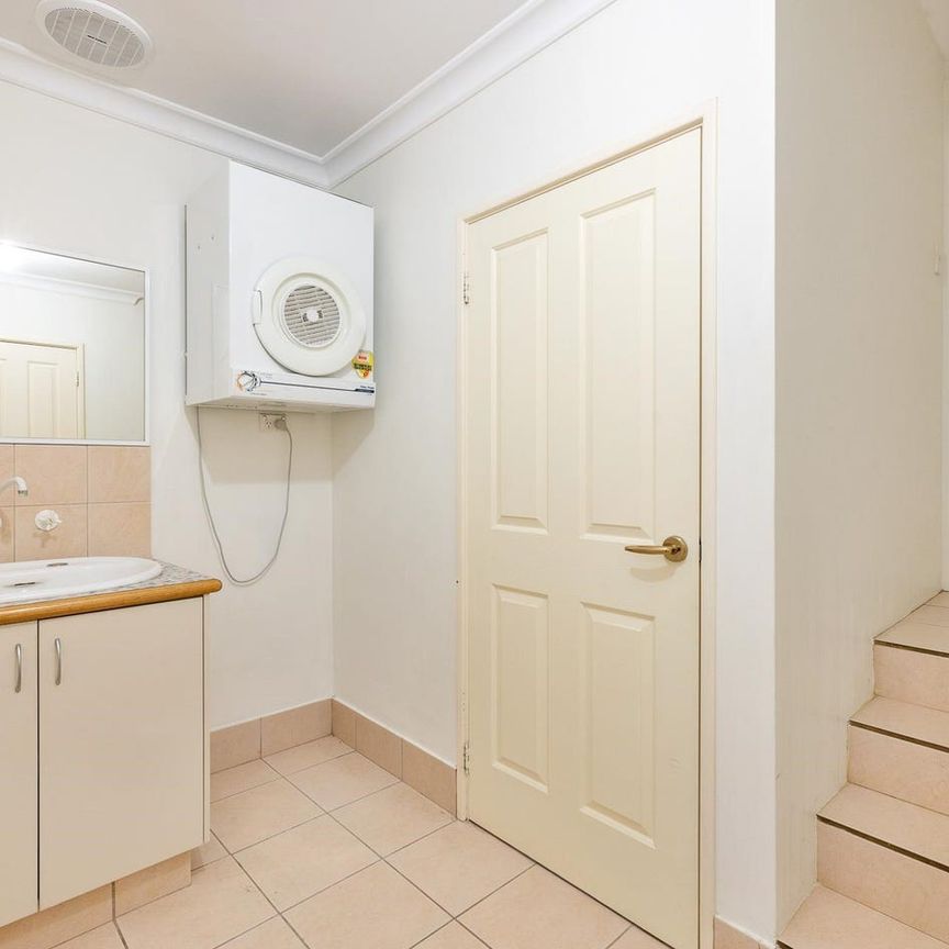 Lovely Townhouse - Photo 1