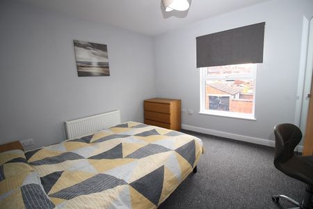 47 Kirkby Street - Photo 2