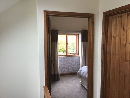 Two Bedroom Detached Barn Conversion For Rent in Fabulous Location in Taunton - Photo 2