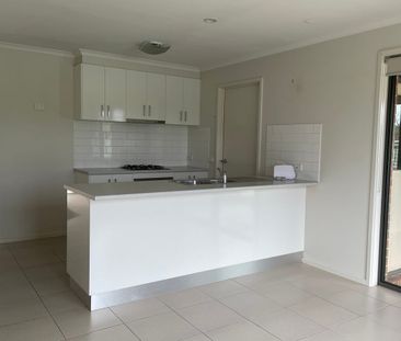 Two bedroom unit in quiet location - Photo 2