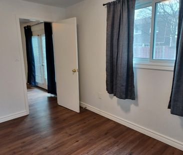 605 College Ave W, Guelph - Photo 1