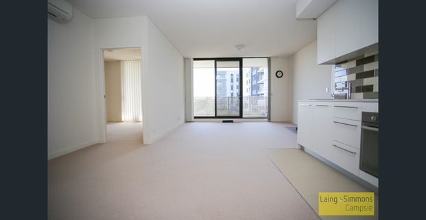 Modern 2 bedroom Apartment, Clemton park Village - Photo 1