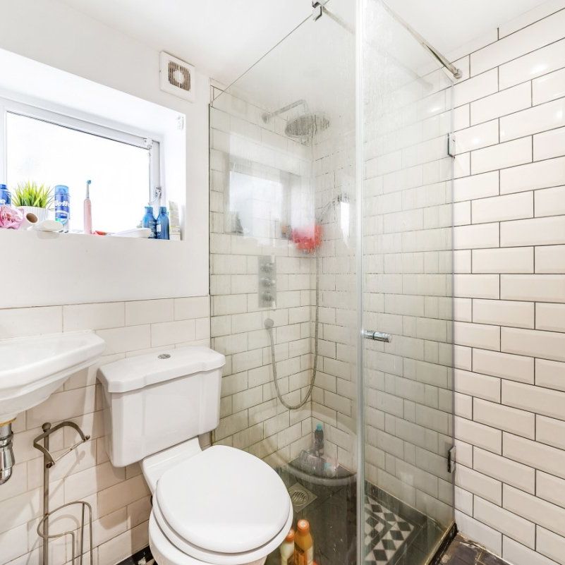 Sandmere Road, London, SW4 - Photo 1