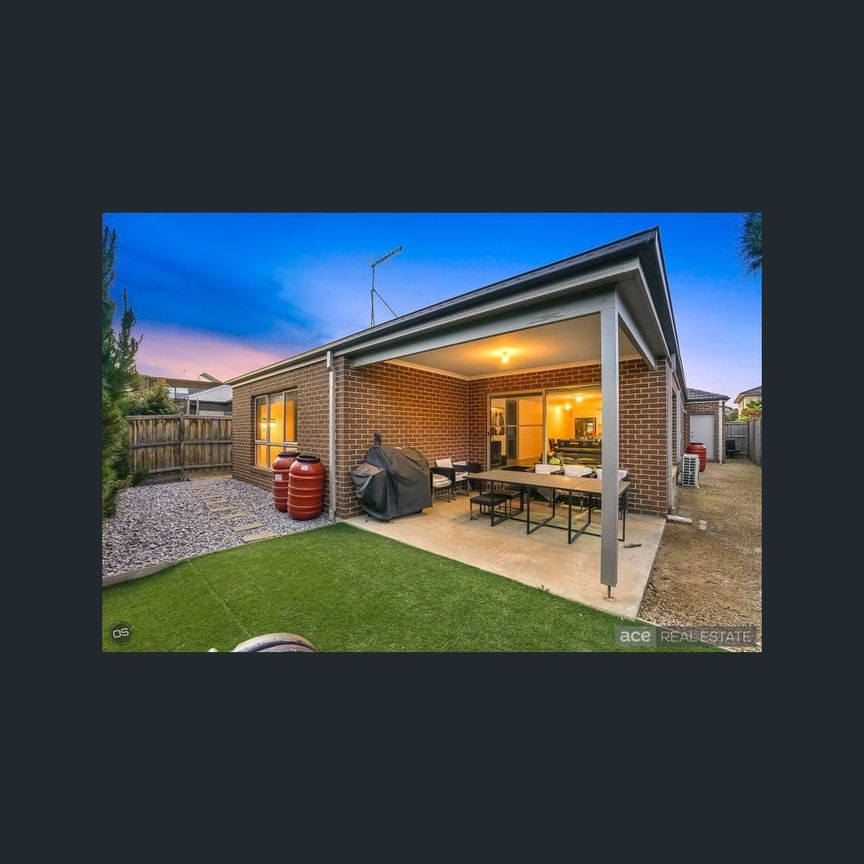 8 Hawker Street, Williams Landing, Vic 3027 - Photo 1