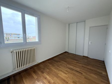 Location Appartement 4 pièces 91m² - Photo 4