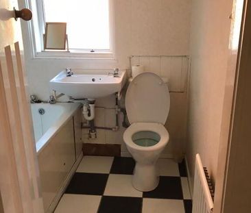 9 St Judes Crescent, Belfast, BT7 2GW - Photo 4