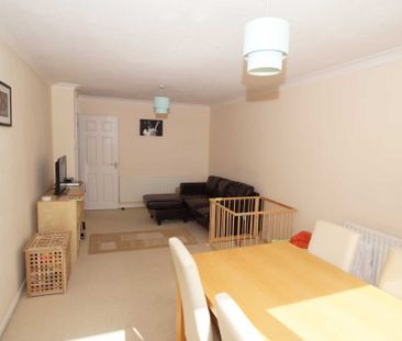 2 bed Flat for rent - Photo 5