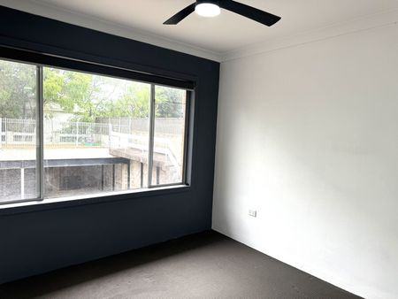 Two bedroom Shoal Bay apartment - Photo 4