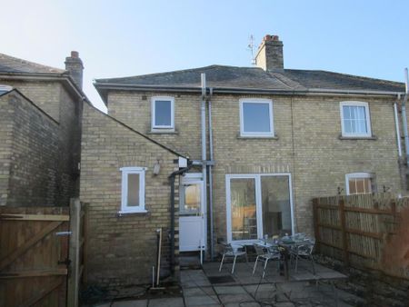 3 bedroom semi-detached house to rent - Photo 4