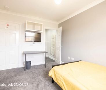 24 Phoenix Boulevard - Photo 6