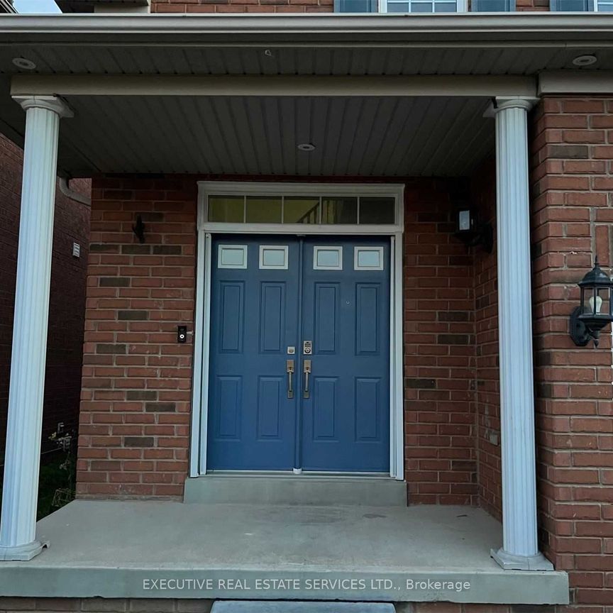 For Lease - 4 Long Meadow Road, Brampton, Ontario - Photo 2