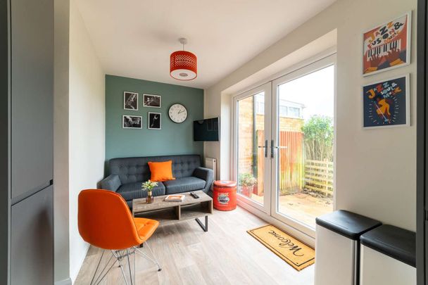 Relaxing 'Garden' House with Beautiful views & Peaceful Surroundings Room 5 - Photo 1