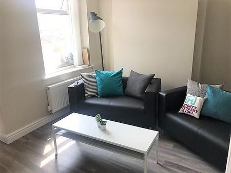 4 bedroom private hall to rent - Photo 2