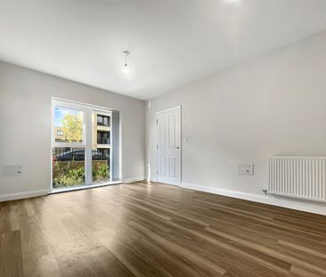 A wonderfully presented five bedroom home, with double garage and e... - Photo 2