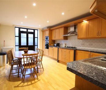 4 bedroom terraced house to rent - Photo 3