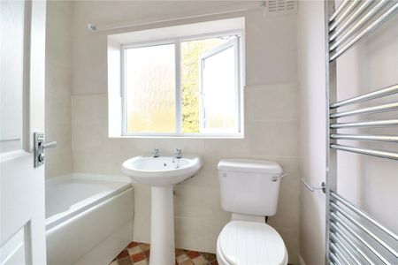 West Grove, Barton-upon-Humber, Lincolnshire, DN18 5AG - Photo 3