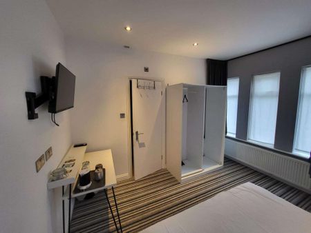 1 bedroom in a house share to rent - Photo 3