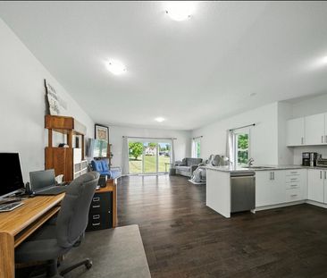 For Lease - 142 Ellen Street, North Perth, Ontario - Photo 4