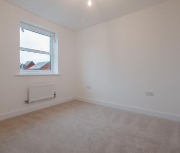 3 bedroom semi-detached house to rent - Photo 5