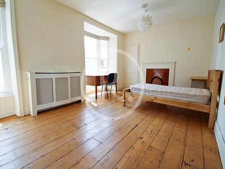 1 Bed - Custom House Street, Aberystwyth, Ceredigion - Photo 2