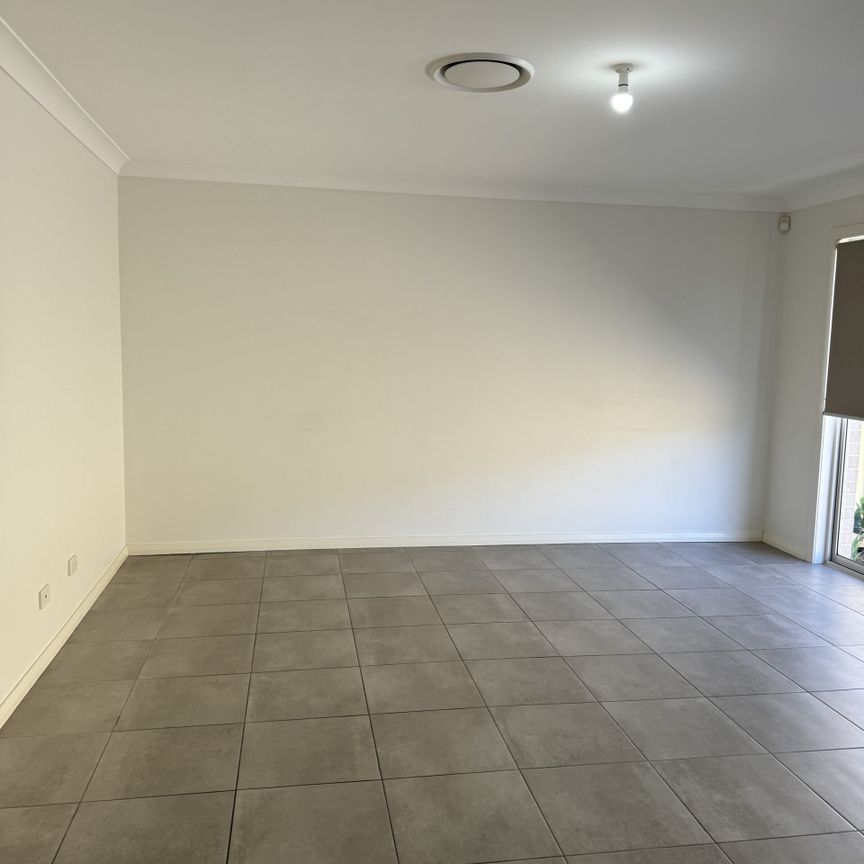 2/263A Camden Valley Way, NARELLAN NSW 2567 - Photo 1