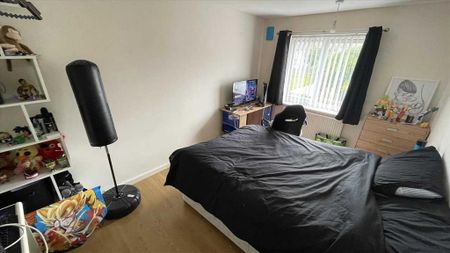 2 bedroom end of terrace house to rent - Photo 2
