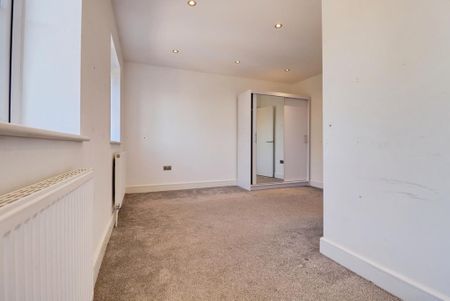 4 bedroom terraced house to rent - Photo 5