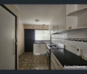 3/66-68 Avondale Avenue, St Albans, Vic 3021 - Photo 2