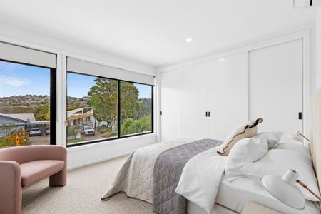 Stunning, Spacious Brand New Town Residence with Park Views - River Precinct - Photo 5