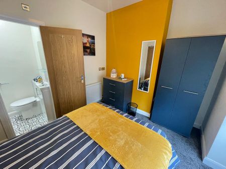 1 bedroom in a house share to rent - Photo 4