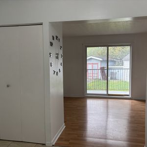 BEAU 3 1/2 | CHAUFFAGE-EAU CHAUDE| - Photo 3