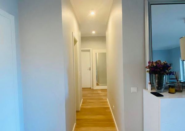 APARTAMENTO T2 REMODELADO - QUINTA BELOURA COM TERRAÇO E PISCINA