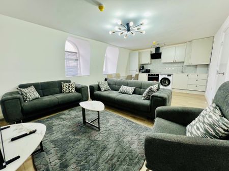 Holloway Road, London, N7 - Photo 3