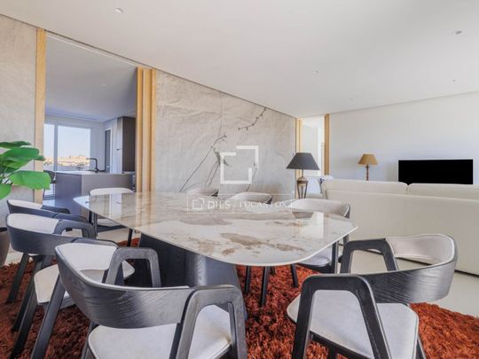 Excellent 3 Bedroom penthouse with 184m² terrace for rent in Pozuelo, Madrid - Photo 1