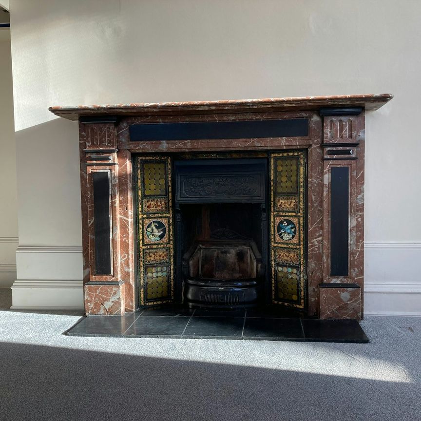 Flat to rent on - Photo 1