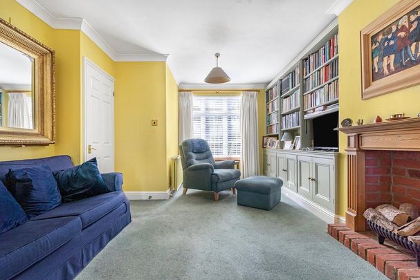 3 bedroom end of terrace house to rent - Photo 1