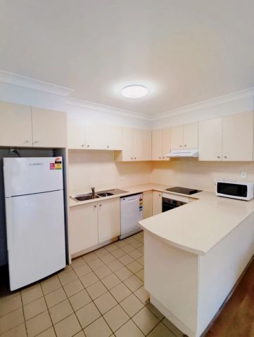 2 bed 2 bath - Photo 5