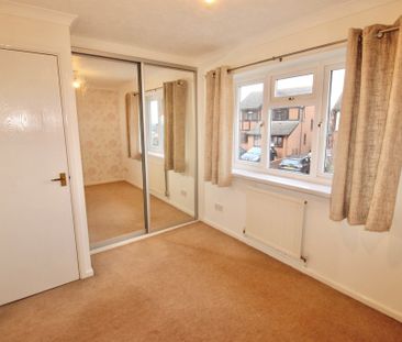 2 bedroom Semi-Detached House to rent - Photo 1