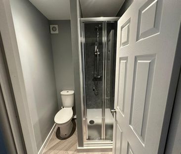 10 bedroom house share to rent - Photo 3