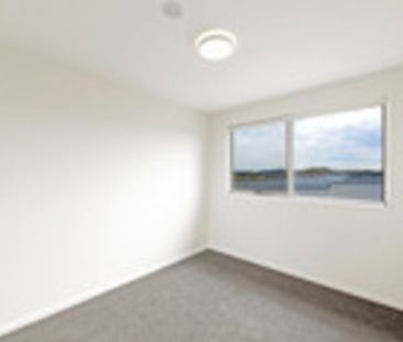 Top floor unit - Photo 2